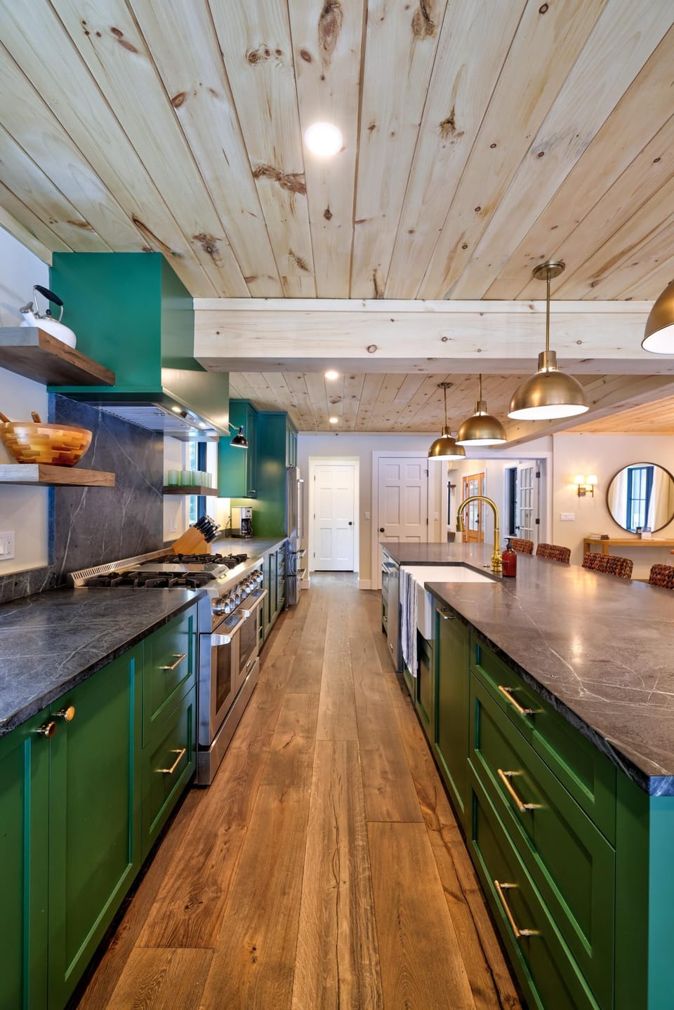Stowe Luxury Getaway, Private & Beautiful 4BR Home (5596)
