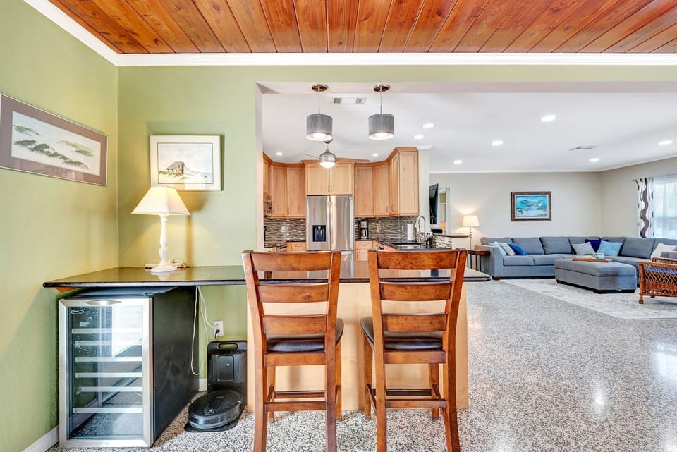 4BR Heated Pool & Hot Tub – Deeded Beach Access (5464)