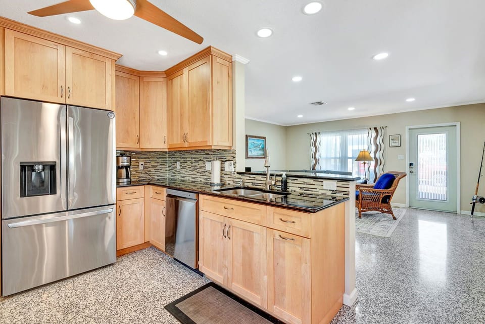 4BR Heated Pool & Hot Tub – Deeded Beach Access (5466)