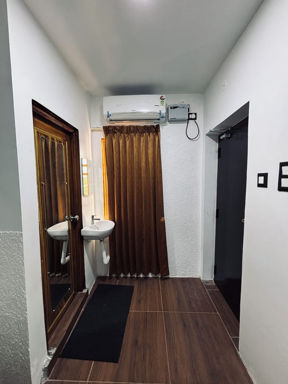 Superior Room | Desk, soundproofing, free WiFi, bed sheets