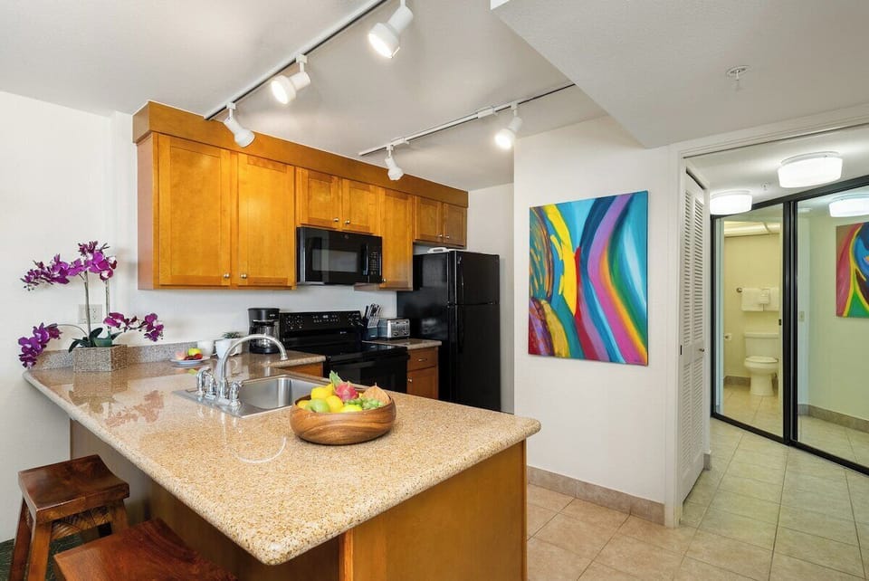 Kitchen counter bar stools perfect for quick breakfast
