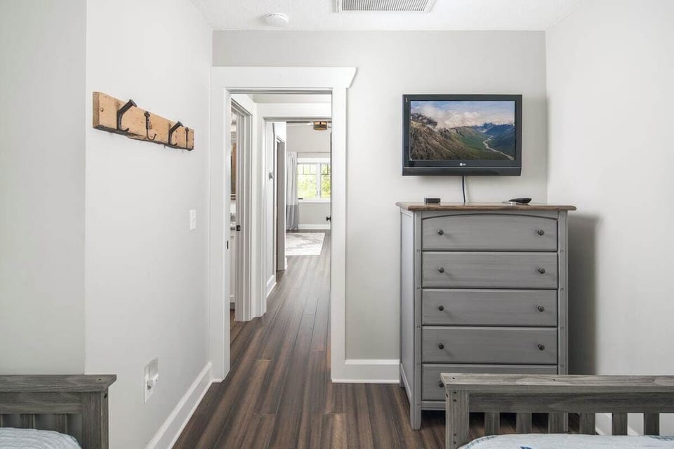 Upper Level Twin Bedroom
