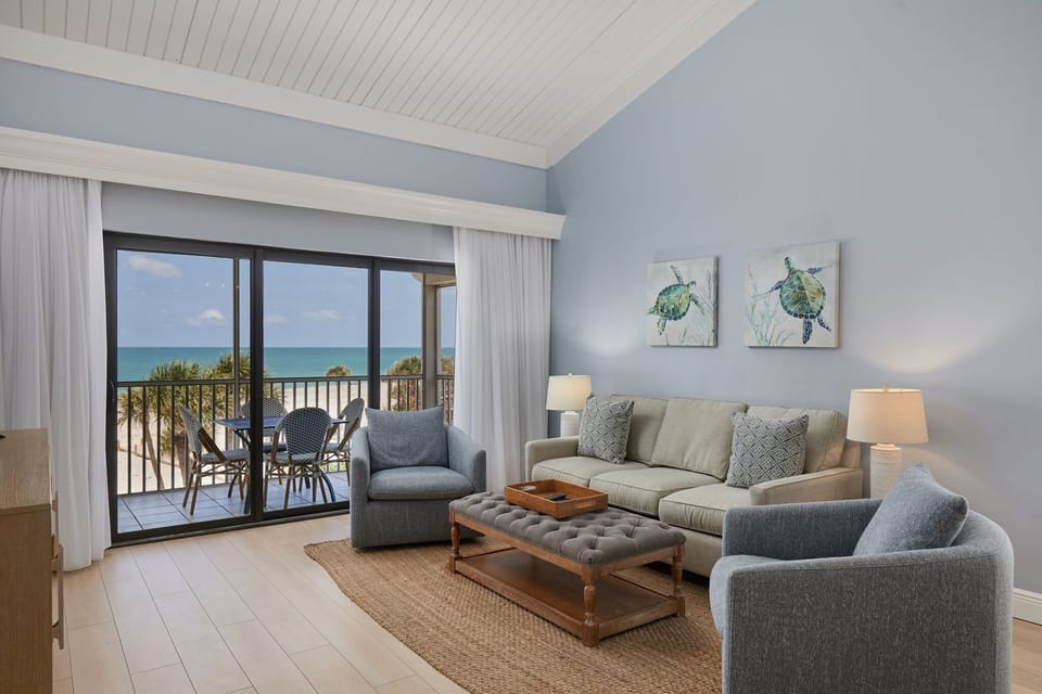 Gorgeous 3 bedroom penthouse beach villa