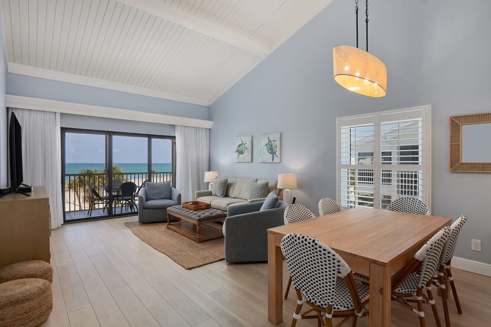 Gorgeous 3 bedroom penthouse beach villa