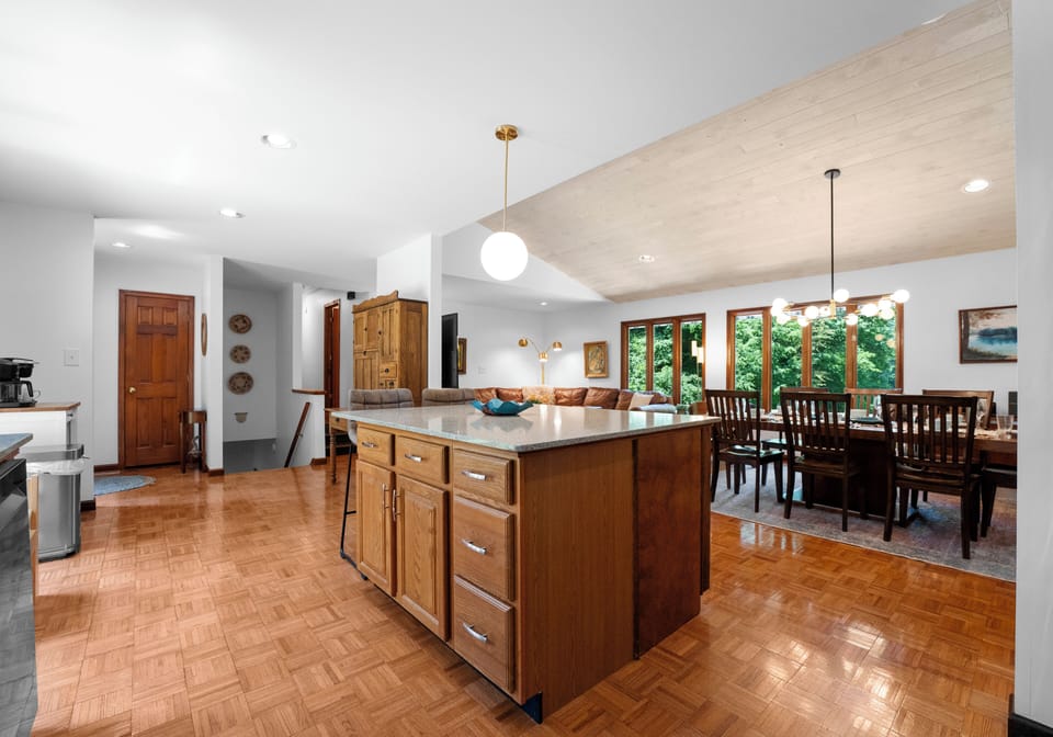 Chef-ready island kitchen.