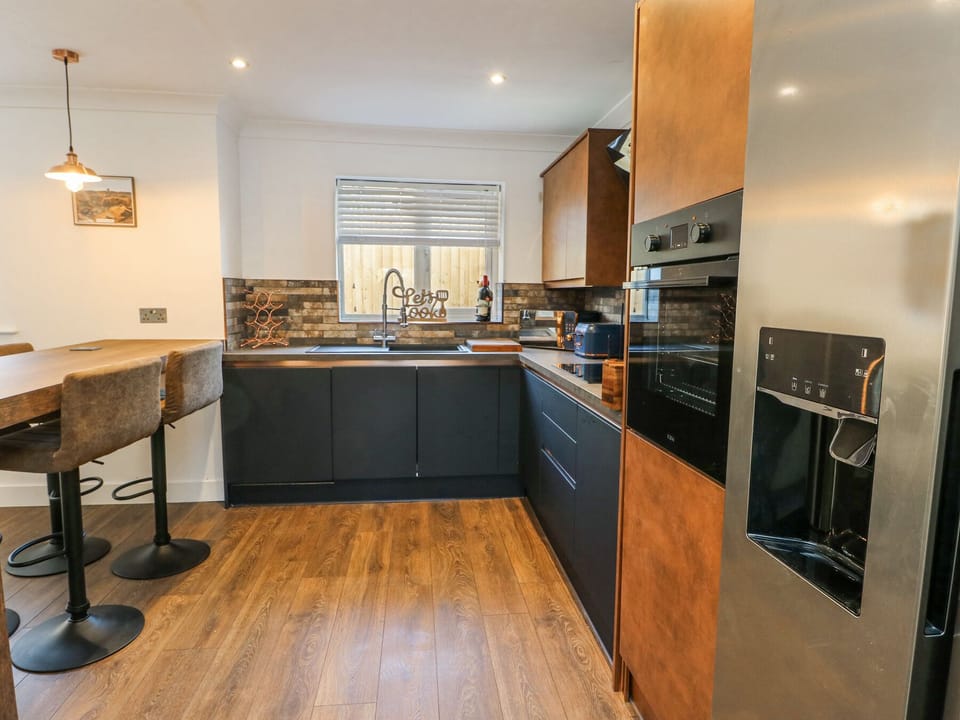 Fridge, microwave, dishwasher, toaster