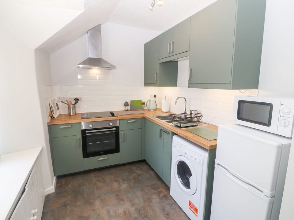 Fridge, microwave, cookware/dishes/utensils