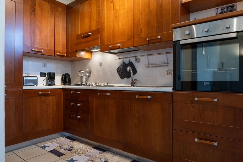 Classically designed and fully equipped kitchen.