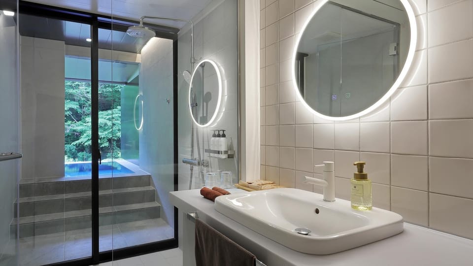 Bathroom shower
