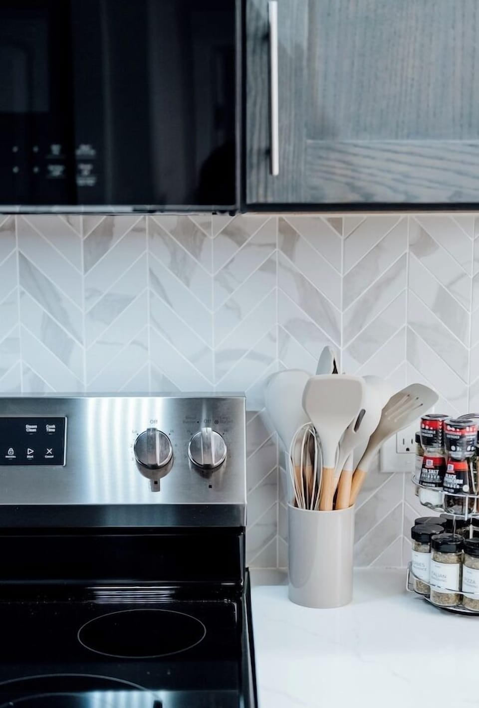 Enjoy cooking in the fully stocked kitchen