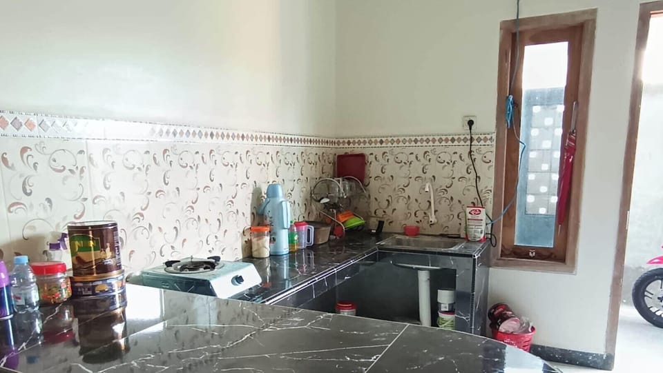 Dishwasher, cookware/dishes/utensils