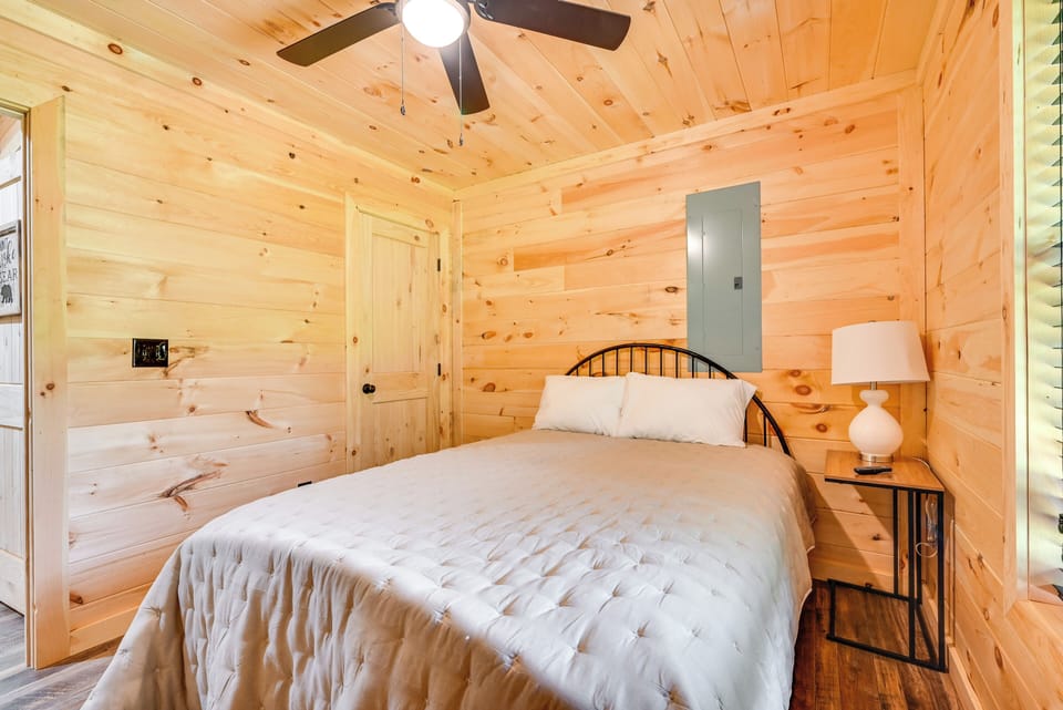 House (2 Bedrooms) | Interior