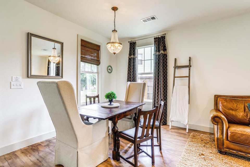 House (2 Bedrooms) | Interior