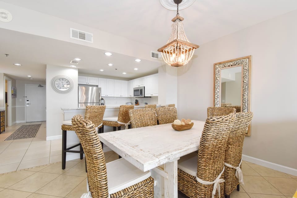 Sterling Shores 302 - Dining Area