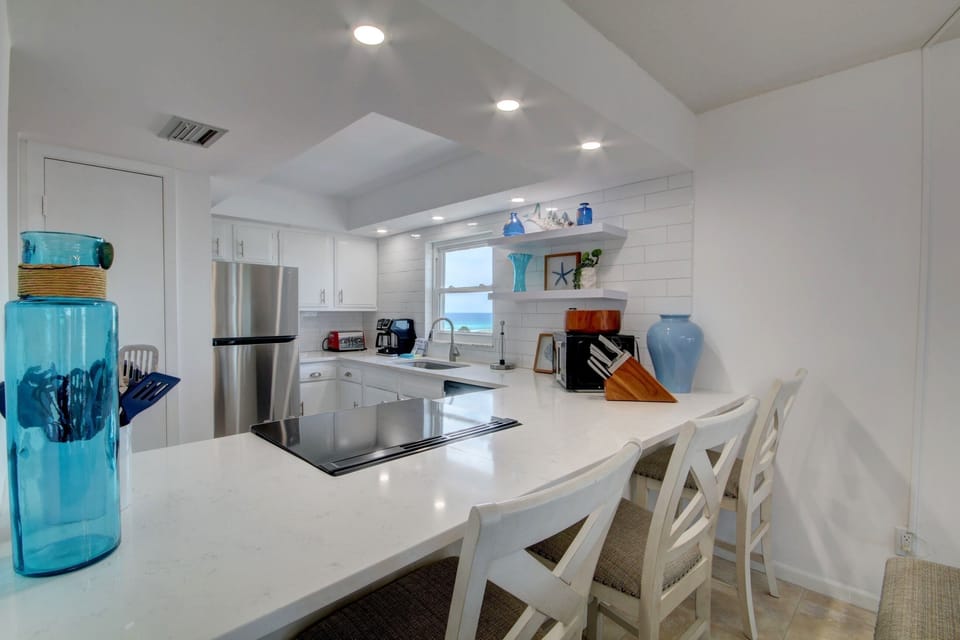 Condo, 2 Bedrooms | Private kitchen | Coffee/tea maker, fridge, oven, stovetop