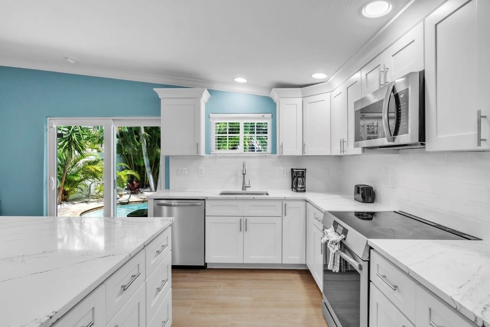 Cottage, 3 Bedrooms | Private kitchen | Coffee/tea maker, fridge, oven, toaster
