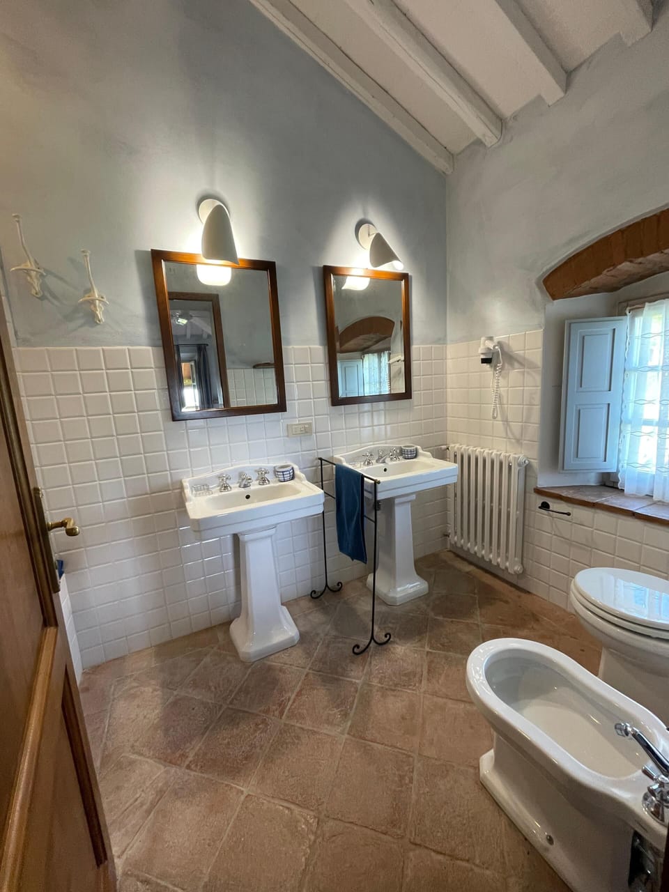 Comfort Double Room, Hill View | Bathroom | Combined shower/tub, hair dryer, bidet, towels