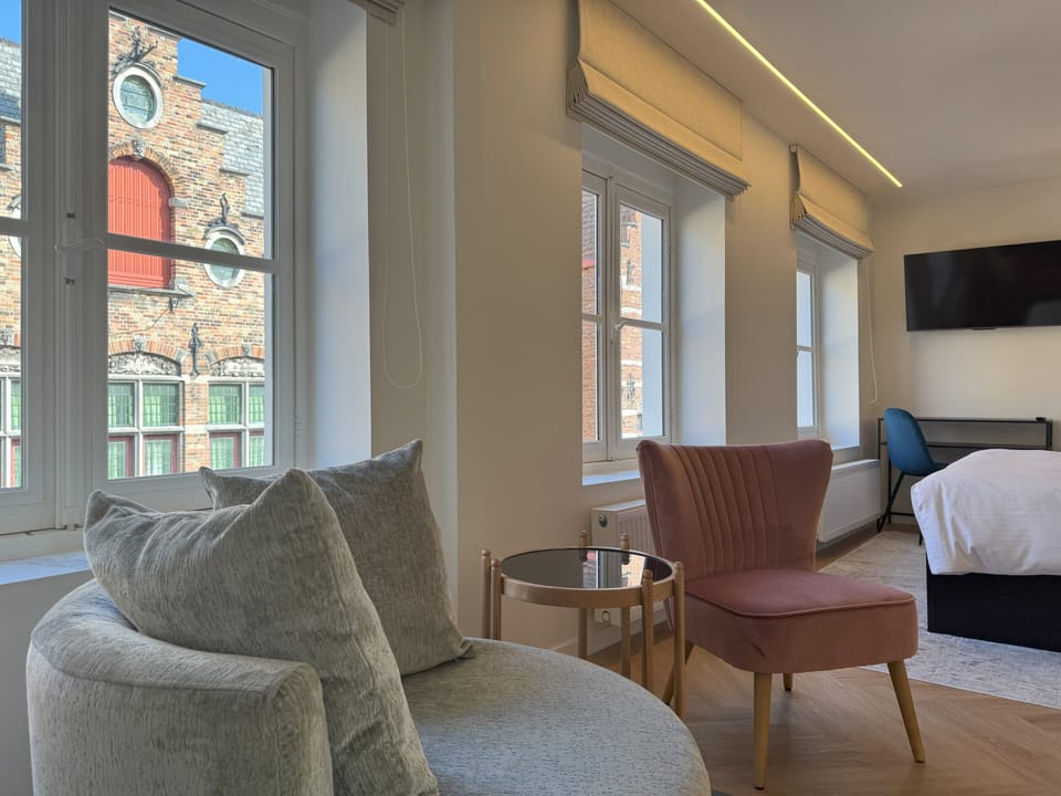 Deluxe Room Kingsize Bed 2 | Free WiFi