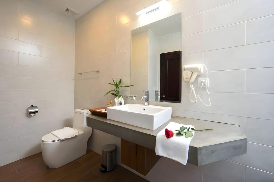 Room, 1 Bedroom, Smoking, Balcony | Bathroom