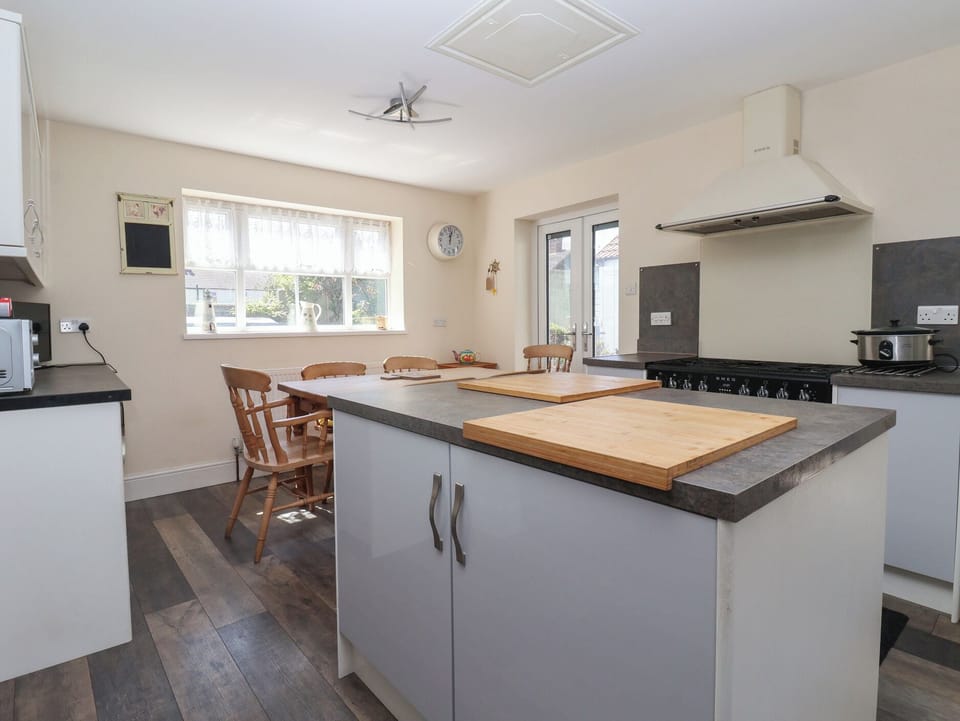 Fridge, toaster, cookware/dishes/utensils