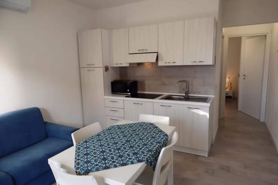 Apartment, 1 Bedroom, Balcony | Interior