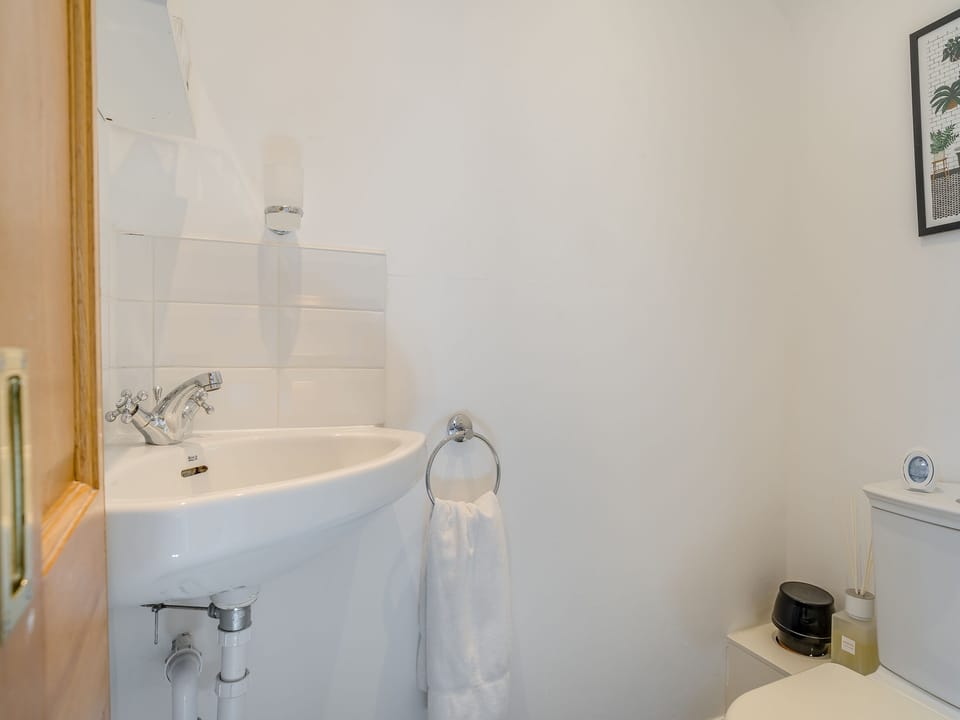 Bathroom | Barngarth, Cartmel