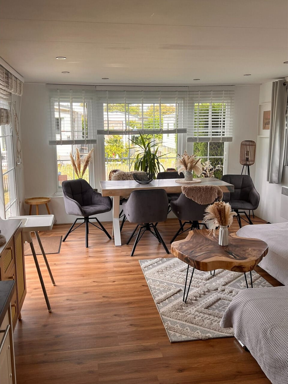 Cozy living room with modern furnishings