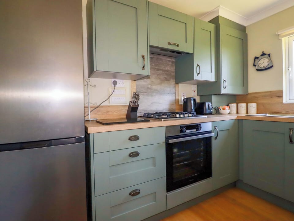 Dishwasher, cookware/dishes/utensils