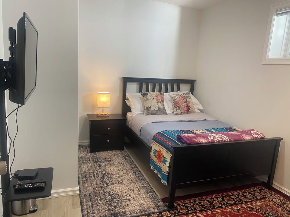Double Room | Desk, free WiFi, bed sheets