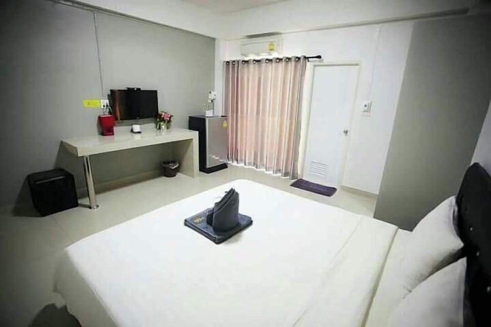 Standard Double Room, Balcony, Garden View