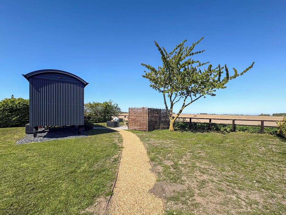 Outdoor | Shepherds Hut - Lilac Retreats, King&rsquo;s Lynn