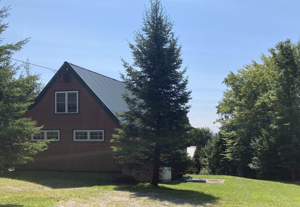 Vermont Charmer on private lot