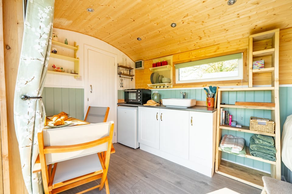 Kitchenette with all the necessary utensils and appliances
