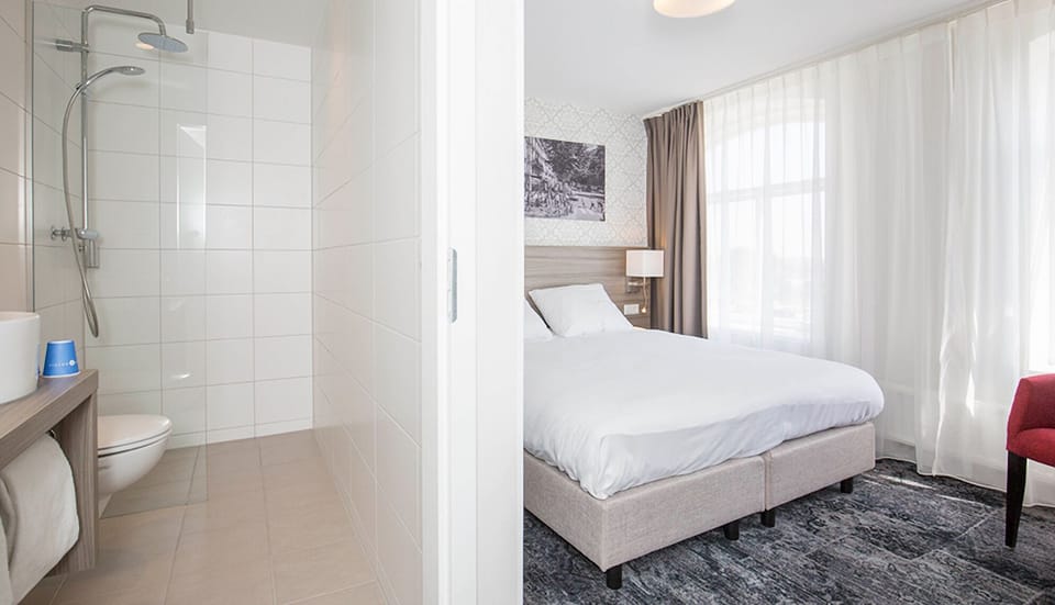 Comfortable Unit with Two Twin size beds