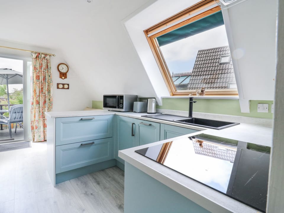 Dishwasher, cookware/dishes/utensils