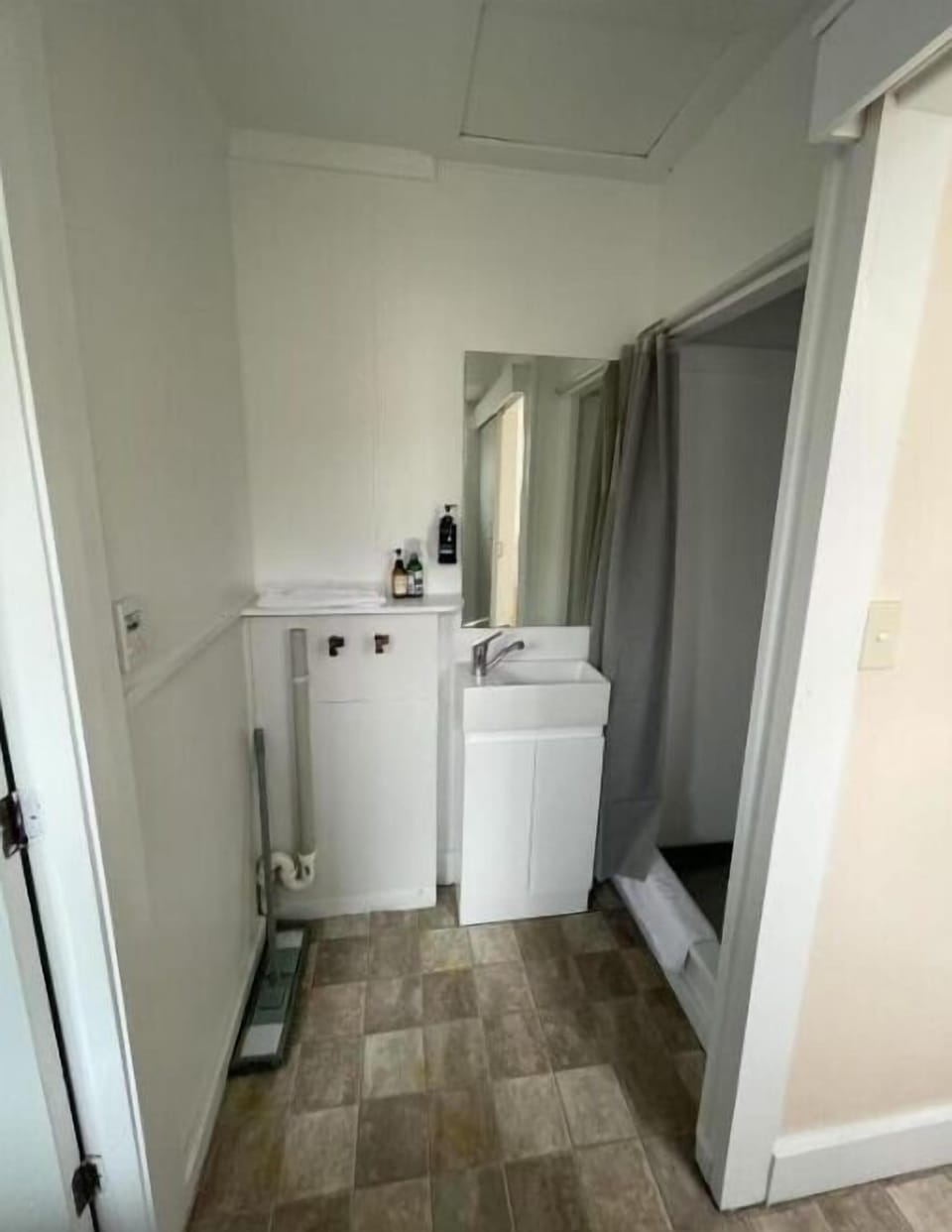 House | Bathroom