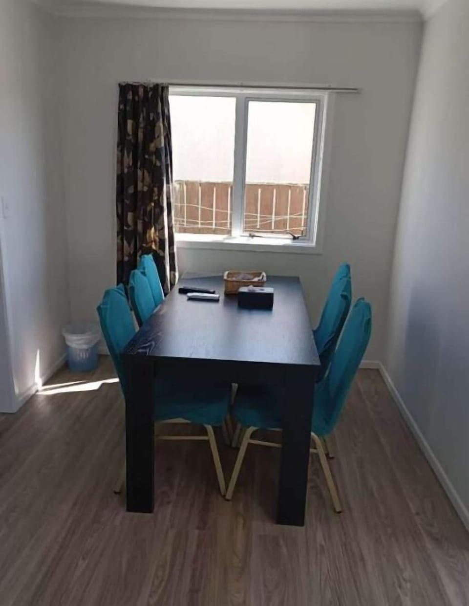 House | In-room dining