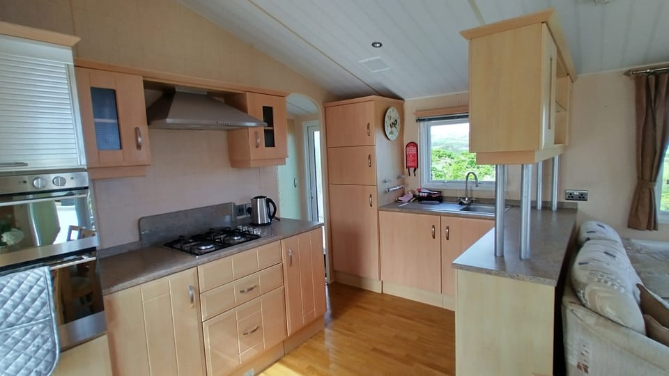 Deluxe Chalet, 3 Bedrooms, Kitchen | Private kitchen