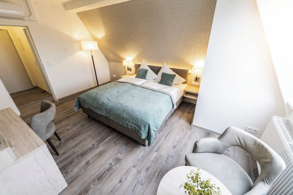 Double Room, 1 Bedroom, Non Smoking, Courtyard View | Free WiFi
