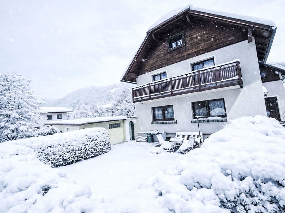 Snow, Winter, House, Home, Cottage, Roof, Residential Area, Freezing, Geological Phenomenon, Slope
