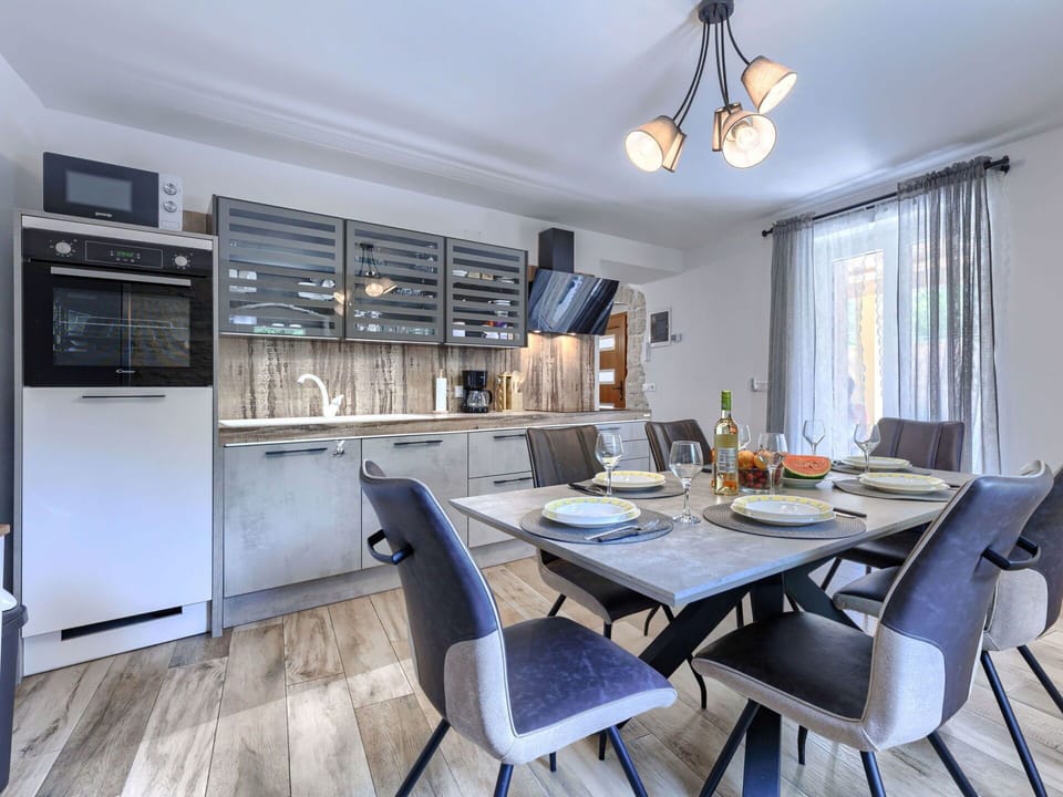 Furniture, Interior Design, Flooring, Home, Chair, Ceiling, Kitchen & Dining Room Table, Kitchen, Apartment, Room