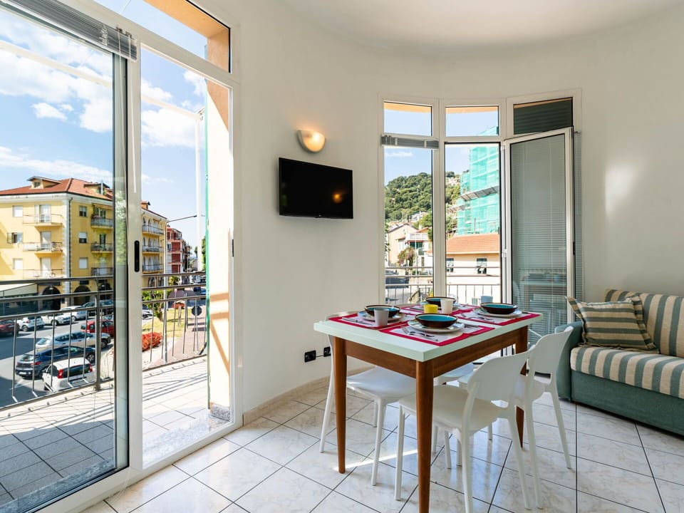 Apartment, Ocean