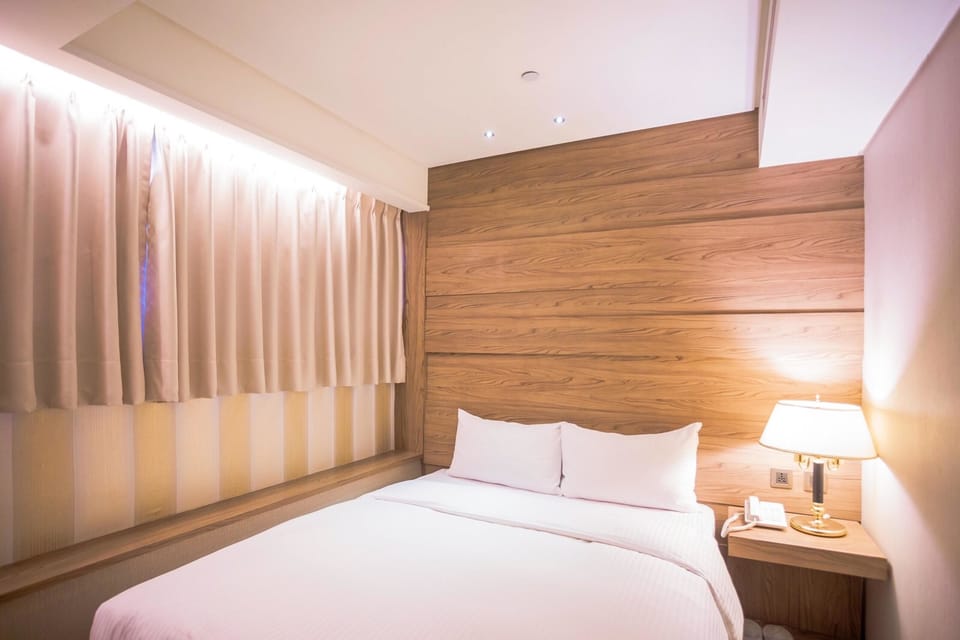 Standard Double Room | In-room safe, desk, free WiFi, bed sheets