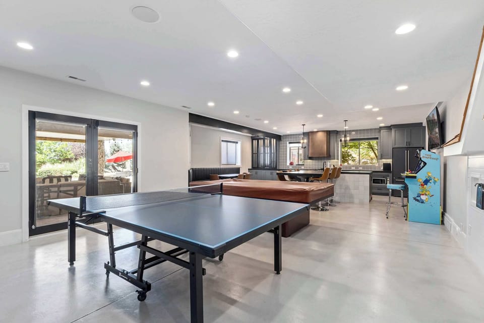 Entertainment room – ping pong, pool table, theater, and more!