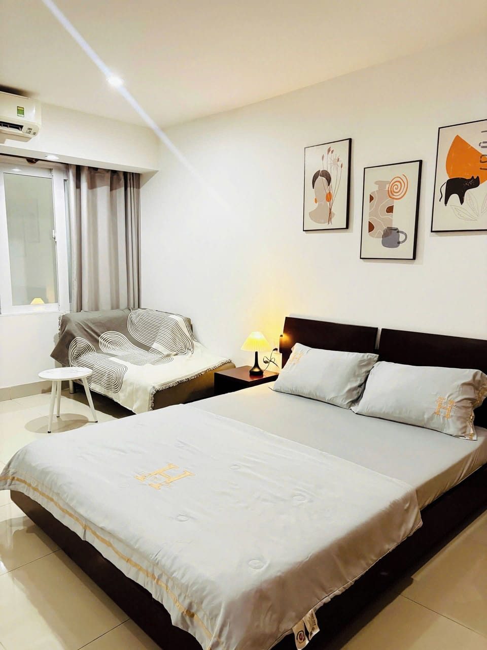 Basic Double Room Single Use | Iron/ironing board, free WiFi