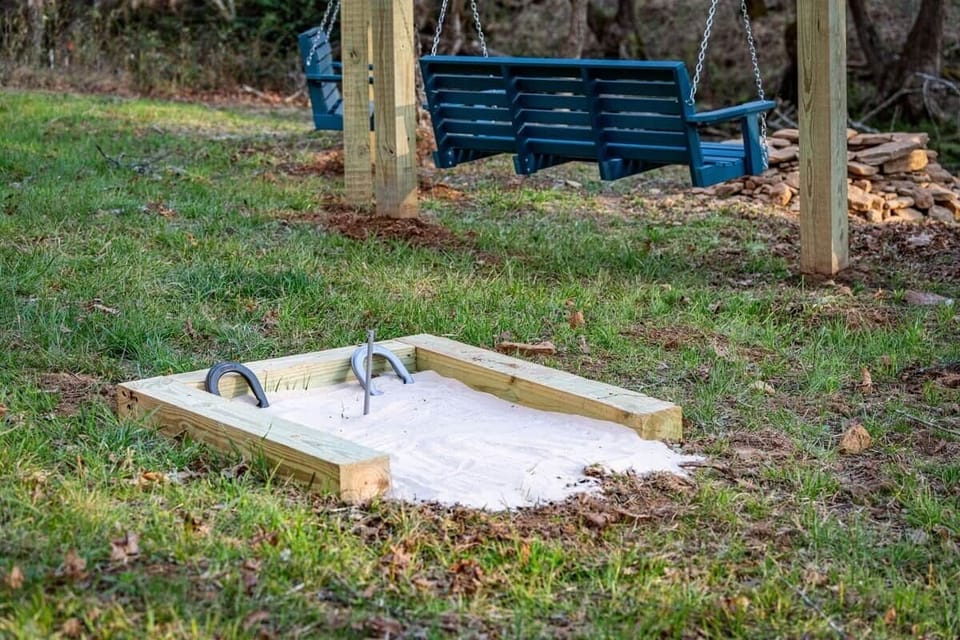 Horseshoe pit