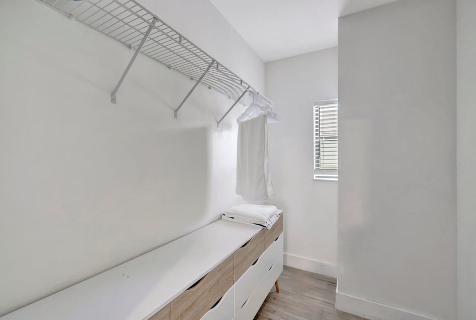 Family Townhome, 3 Bedrooms, Non Smoking | Premium bedding, desk, laptop workspace, iron/ironing board