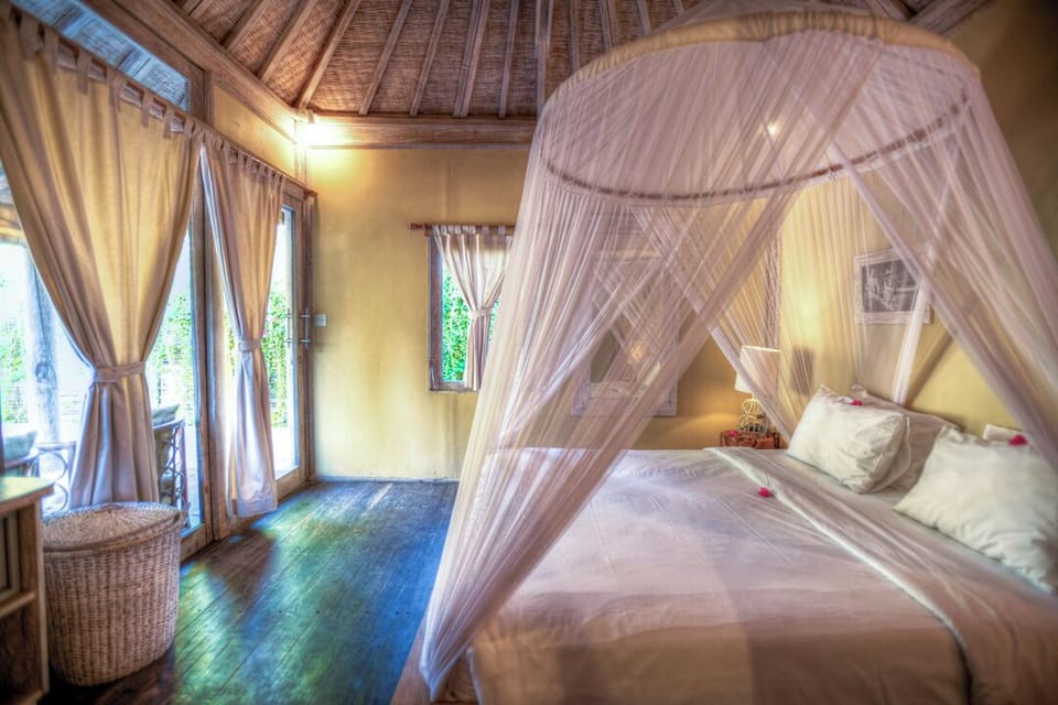 1 Bedroom Superior with Private Pool | In-room safe, WiFi (free), bed sheets