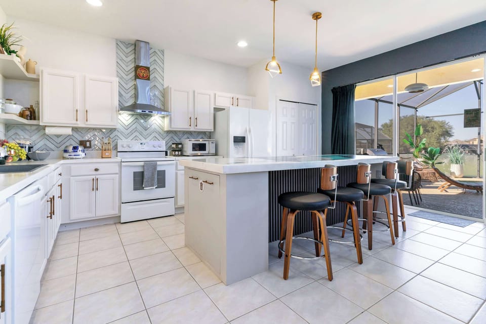 Kitchen island counter.