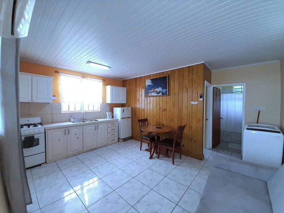 Basic Apartment, Balcony, Sea View | Private kitchenette | Dining tables